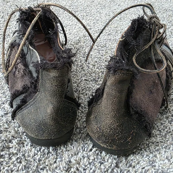 RARE • Magnolia Pearl "Willard" Distressed Black Ankle Boots • Sz 38 | 8 - Picture 4 of 7